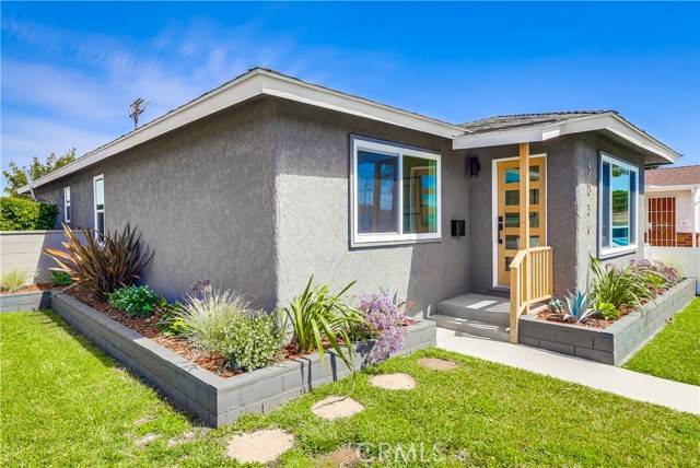Hawthorne, CA 90250,5039 W 135th ST