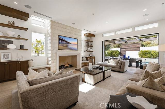 Corona Del Mar, CA 92625,621 Malabar DR