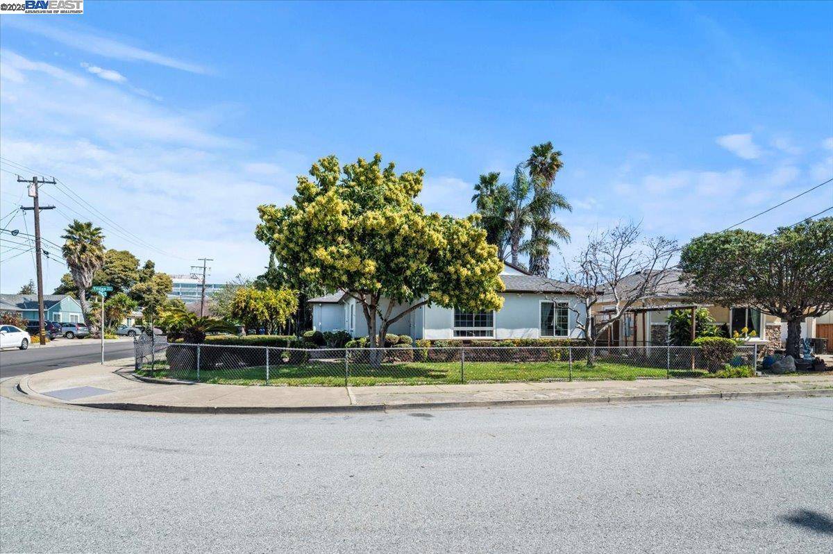 Hayward, CA 94545,958 Pope WAY