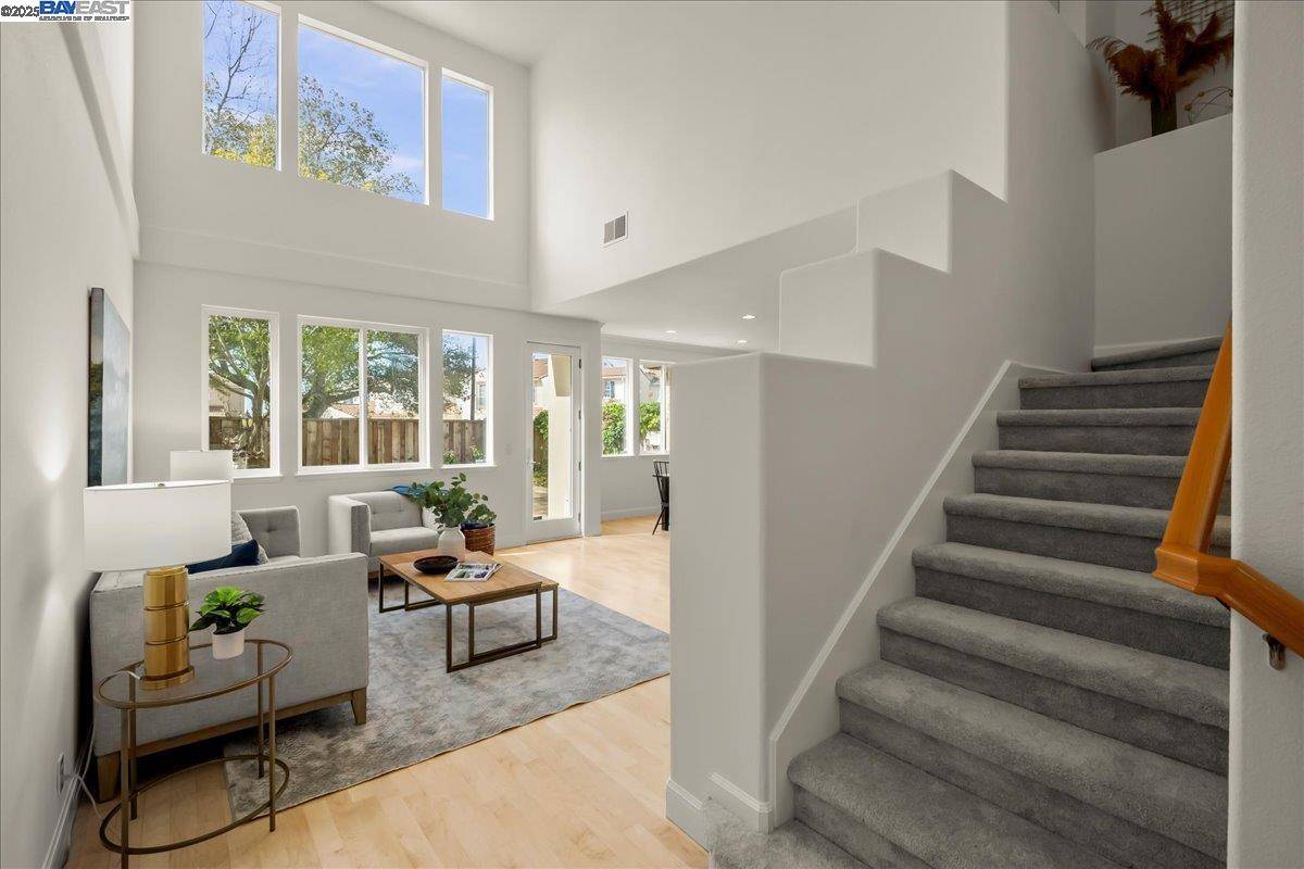 Castro Valley, CA 94552,19185 Buren Pl