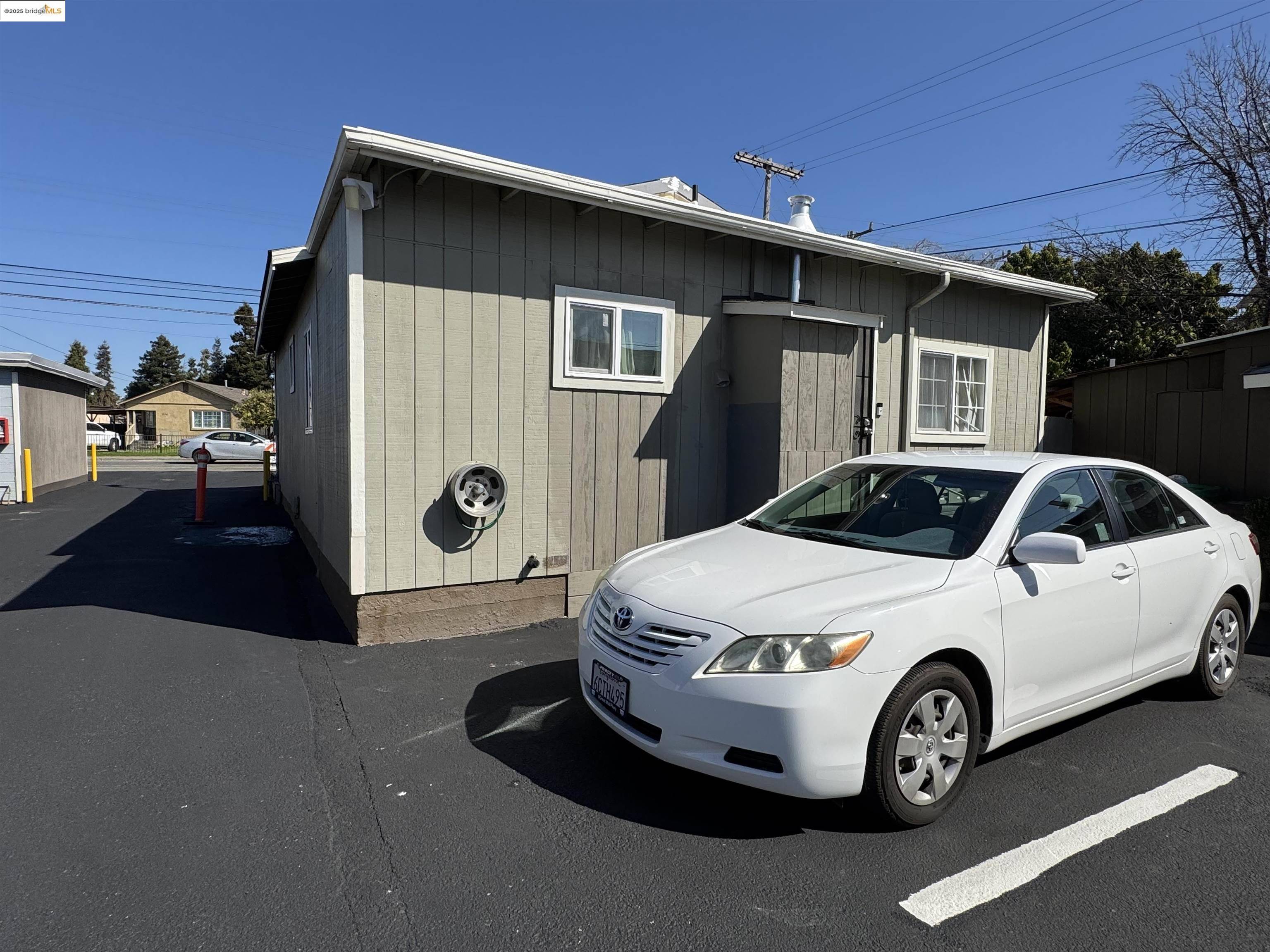 Hayward, CA 94541,19465 Meekland Ave