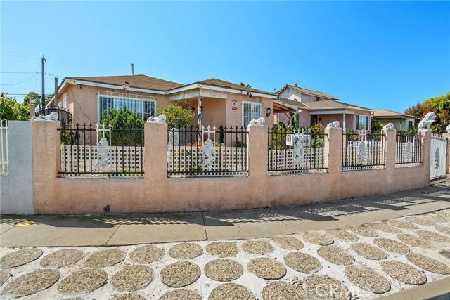 Hawthorne, CA 90250,3830 W 118th ST