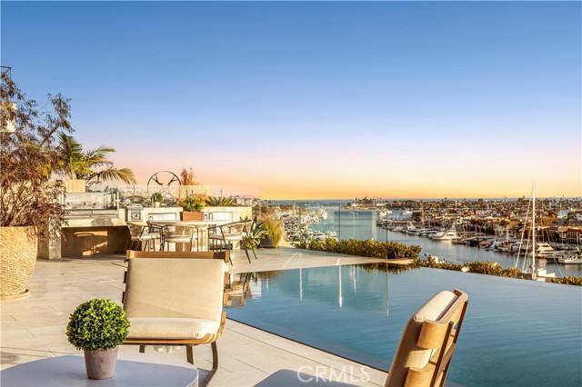 Corona Del Mar, CA 92625,1231 Dolphin