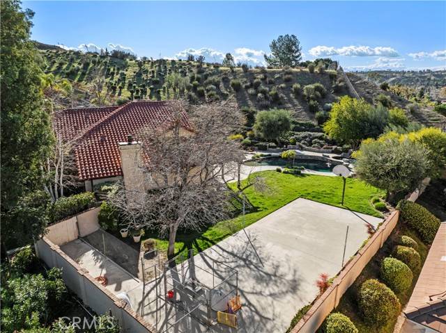 Saugus, CA 91350,27983 Charles DR