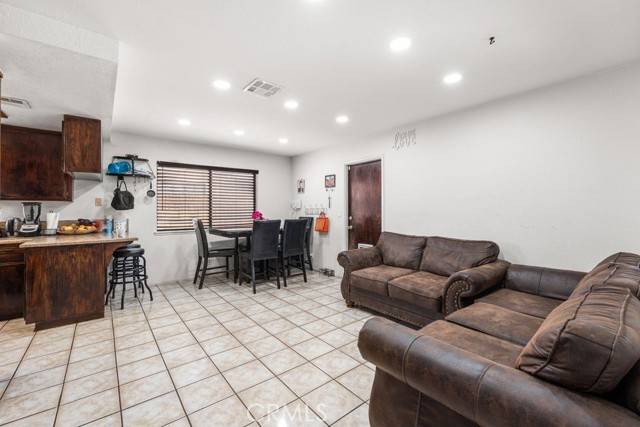 Lancaster, CA 93534,1827 Louise AVE