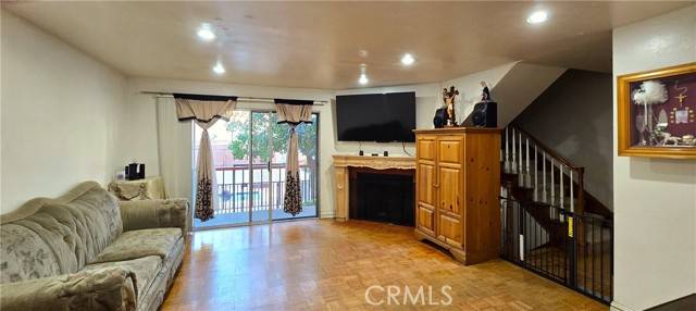 Sylmar, CA 91342,14287 Foothill BLD 33