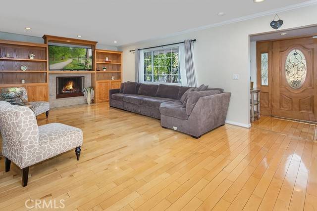West Hills, CA 91307,7439 Fallbrook AVE