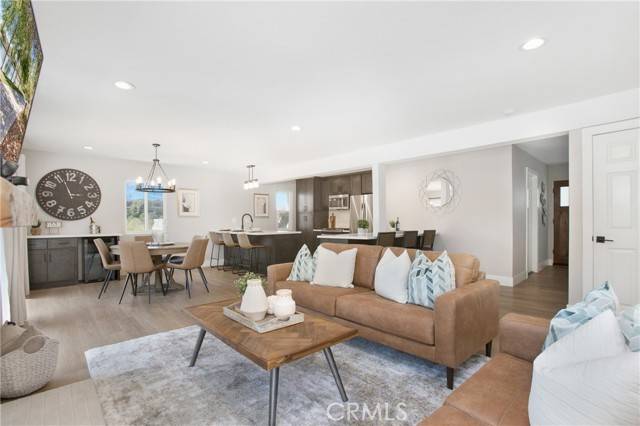 Newport Beach, CA 92660,835 Amigos WAY 8