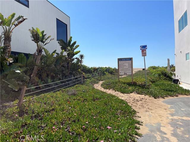 Sunset Beach, CA 90742,16511 23rd ST