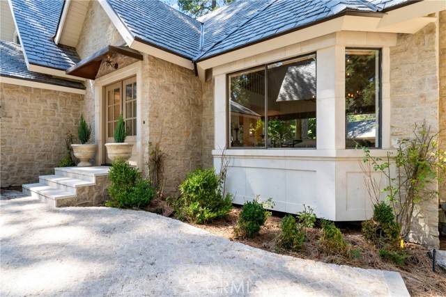 Lake Arrowhead, CA 92352,466 Sky View Ridge DR