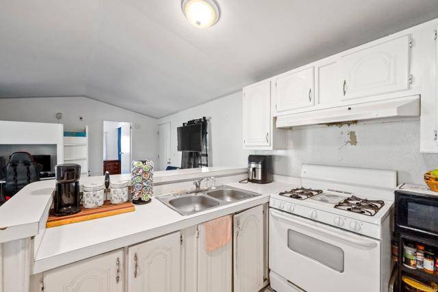 Spring Valley, CA 91977,2515 Sweetwater Rd 42