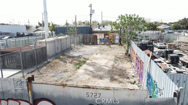 Los Angeles, CA 90058,5727 Long Beach AVE
