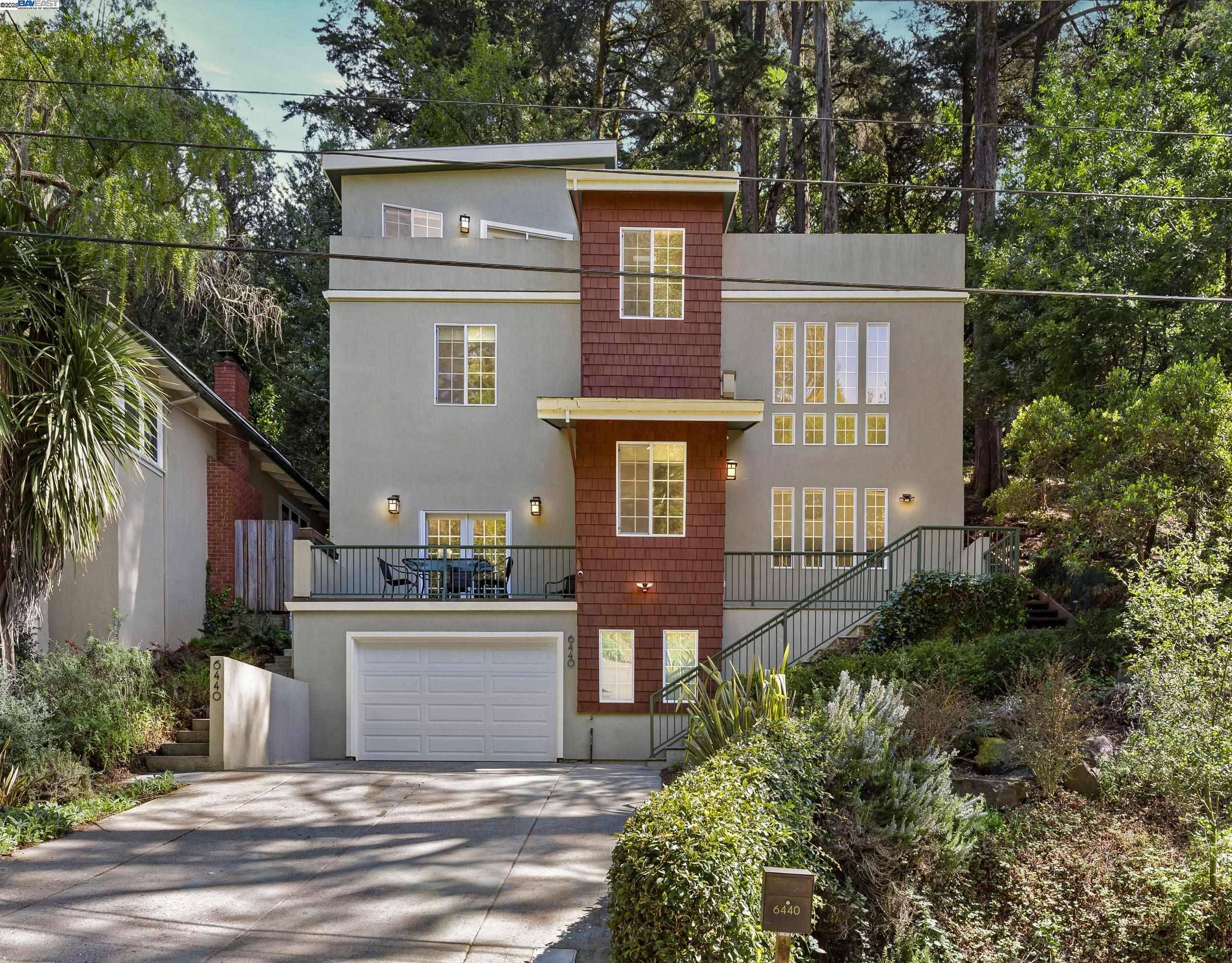 Oakland, CA 94611,6440 Longcroft Dr