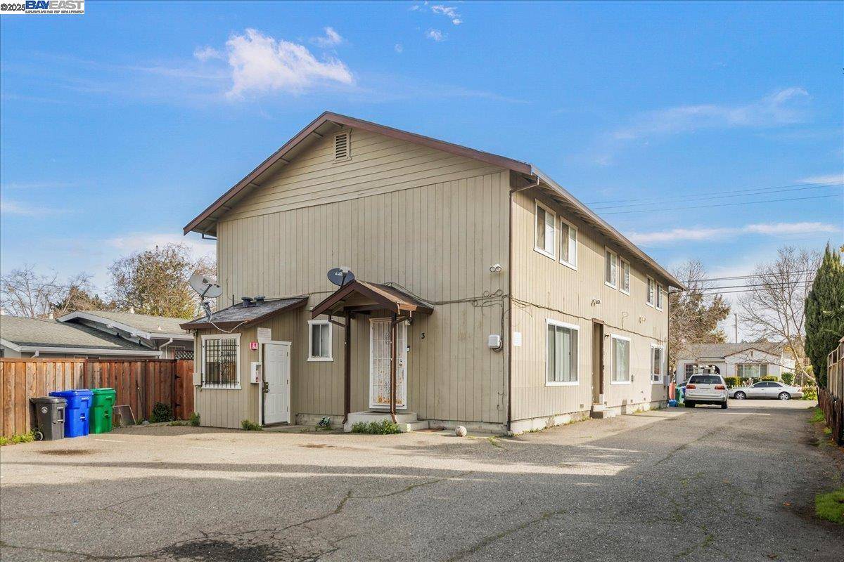 Hayward, CA 94541,21381 Montgomery Ave
