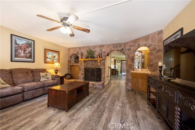 Big Bear Lake, CA 92315,569 Summit BLD 6