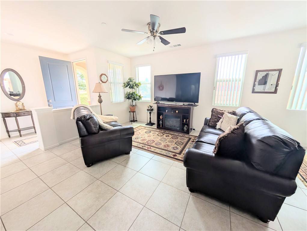 Beaumont, CA 92223,1617 Sinton CT