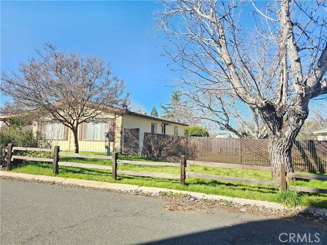Clearlake Oaks, CA 95423,13973 Apple LN