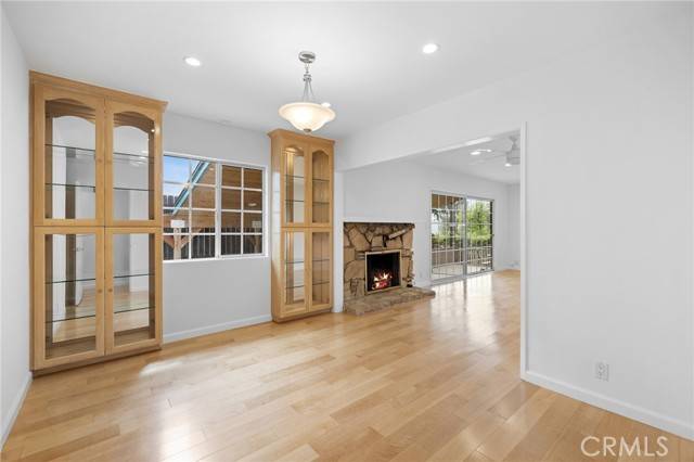 Glendale, CA 91214,3412 Henrietta Ave