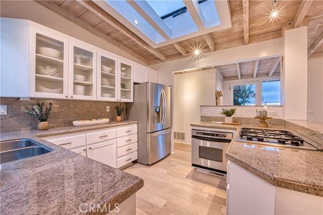 Laguna Beach, CA 92651,22311 3rd AVE