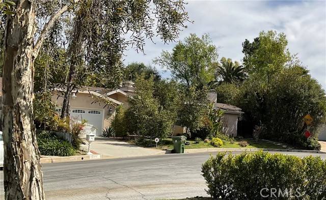 Tarzana, CA 91356,18310 Karen DR