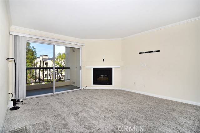 Woodland Hills, CA 91367,5545 Canoga AVE 208