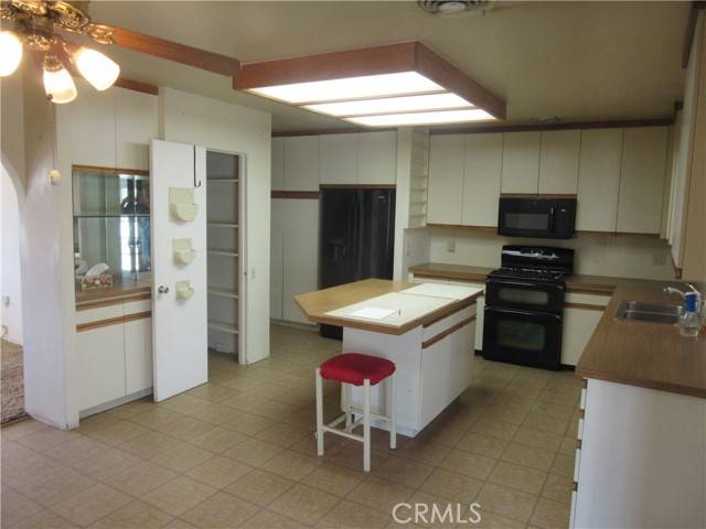 Palm Desert, CA 92211,77034 California DR