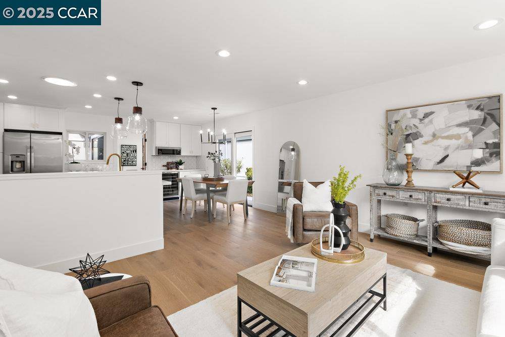 Walnut Creek, CA 94595,1600 Oakmont Dr 4