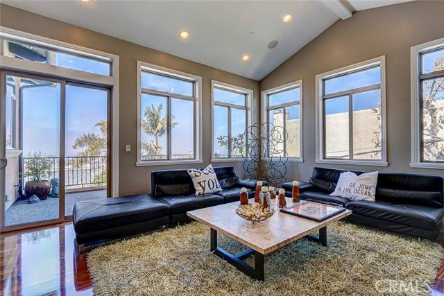 Redondo Beach, CA 90278,417 Anita ST B