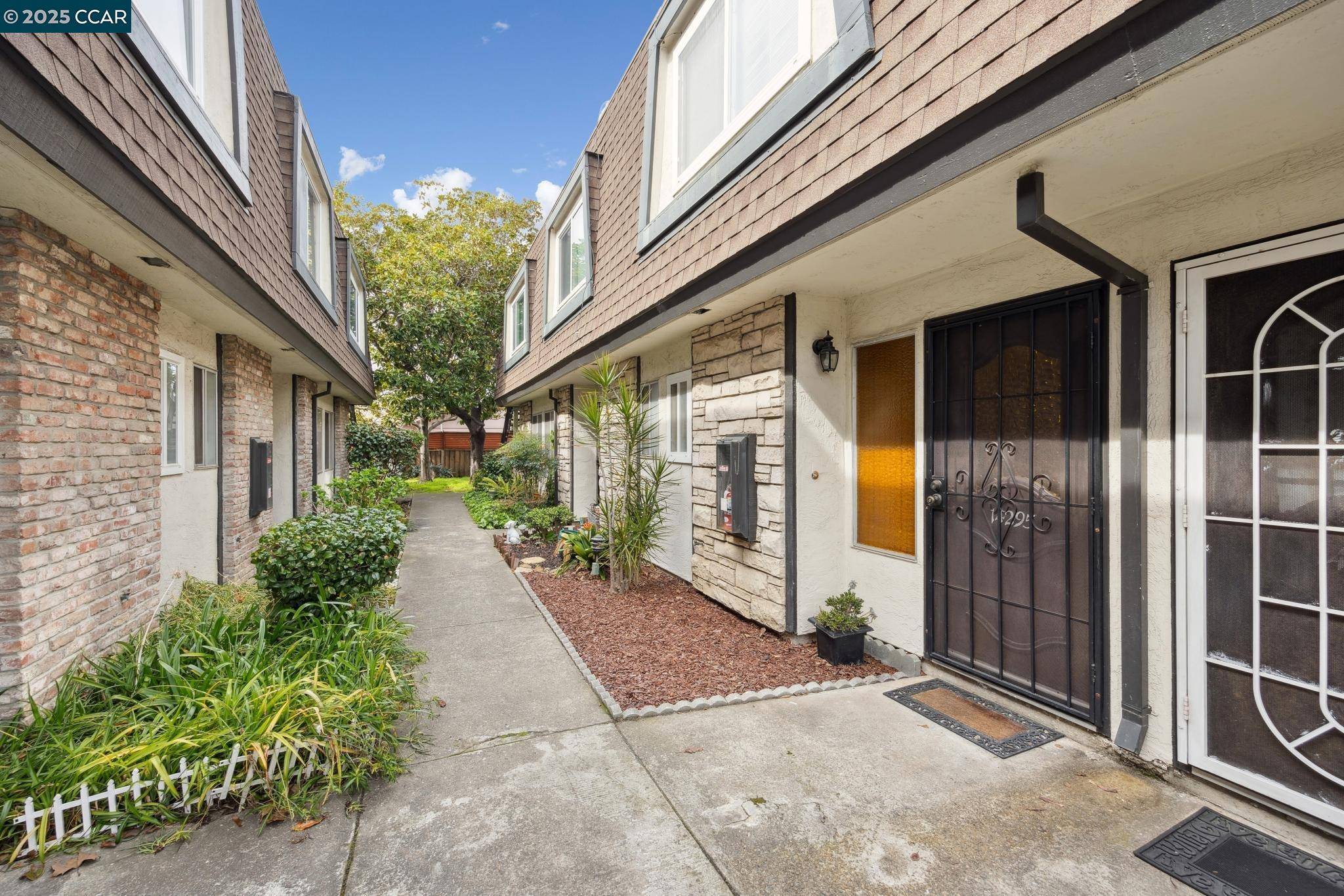 San Leandro, CA 94577,14295 Doolittle Dr