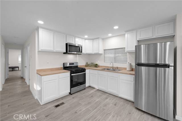 Hemet, CA 92543,260 N Lyon Avenue 91