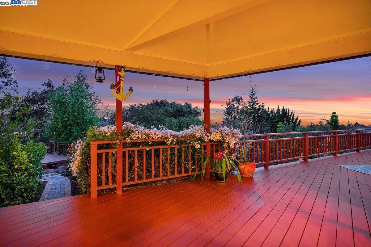 Hayward, CA 94542,2503 Oakes Dr