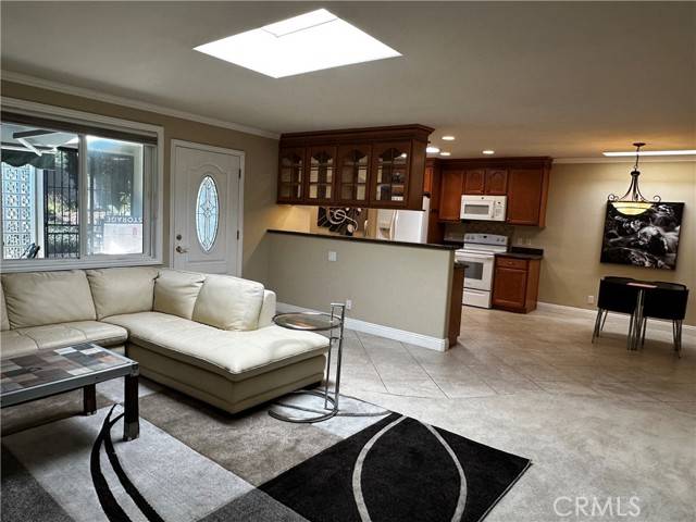 Laguna Woods, CA 92637,153 Avenida Majorca #B B