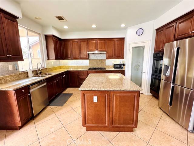 Eastvale, CA 92880,14347 Pointer