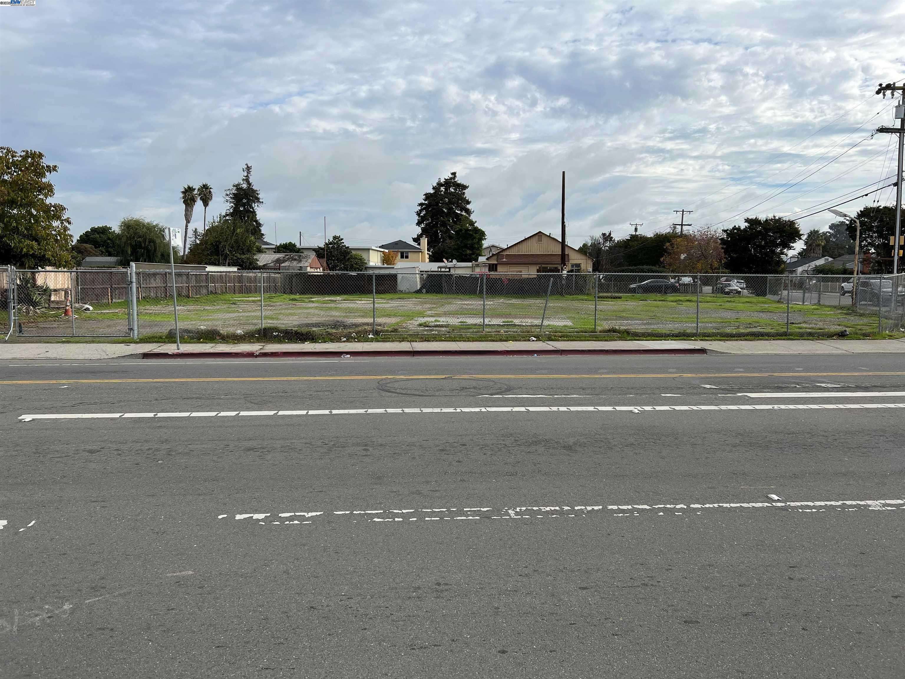 Hayward, CA 94541-0000,19884 Meekland