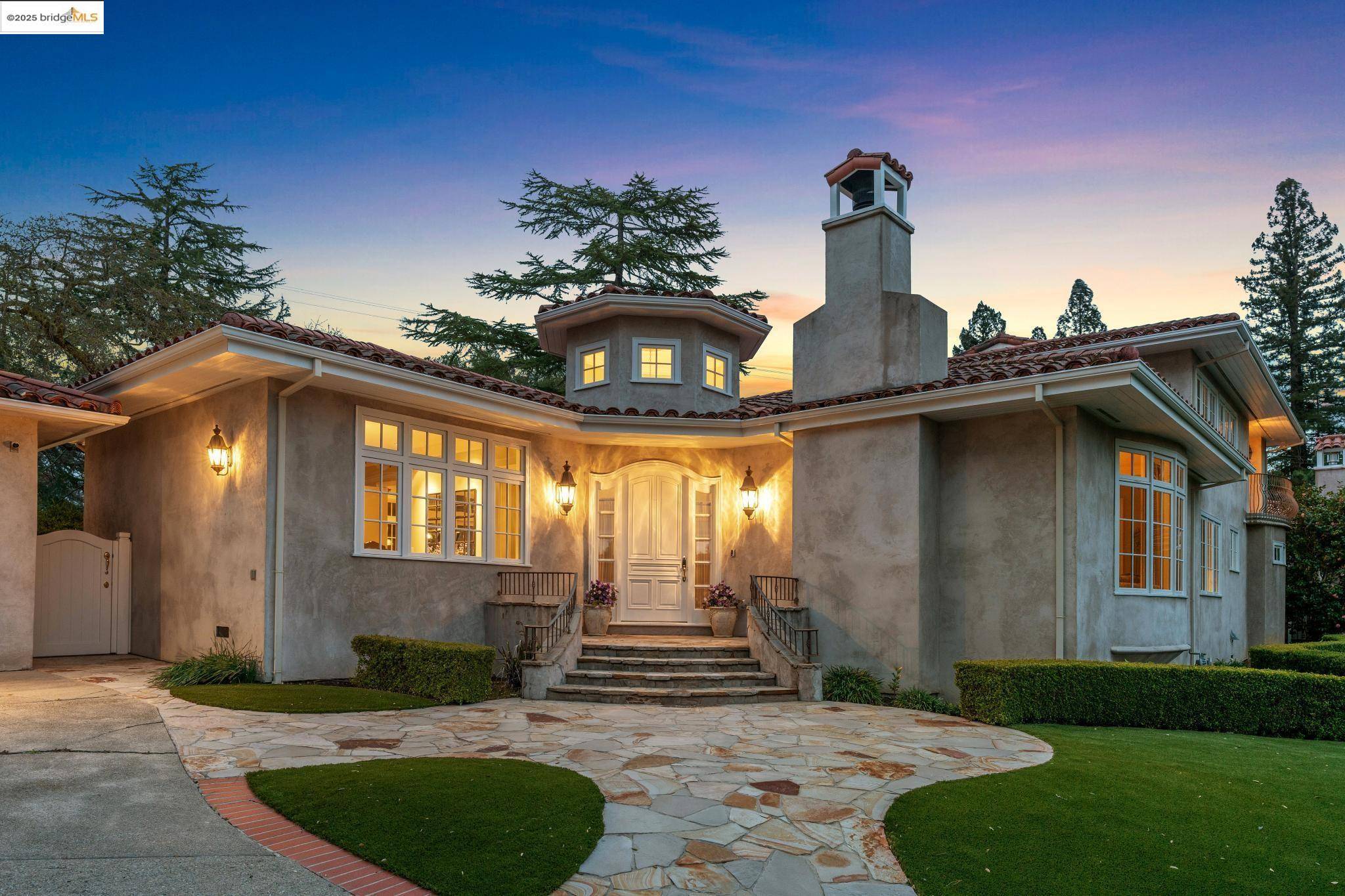 Orinda, CA 94563,15 Los Altos Rd