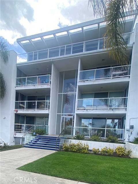 Beverly Hills, CA 90211,131 N Gale DR 2B