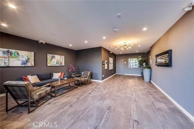 North Hollywood, CA 91601,11616 Burbank BLD PH2