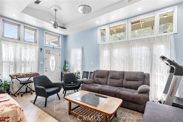 Los Angeles, CA 90042,787 Terrace 49
