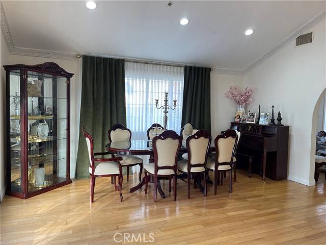 Glendale, CA 91201,1246 Irving