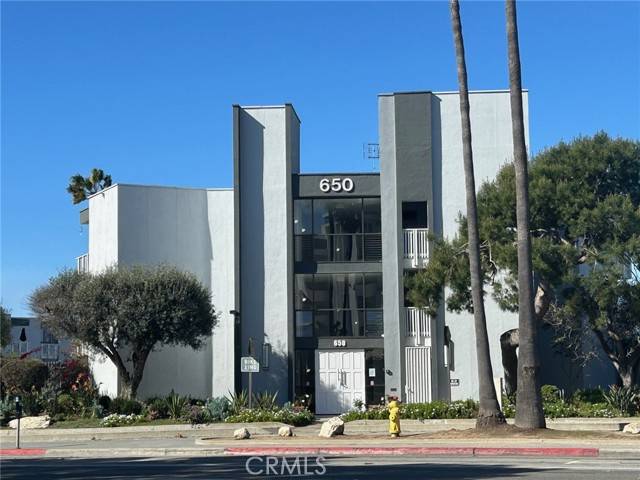 Redondo Beach, CA 90277,650 The Village 106
