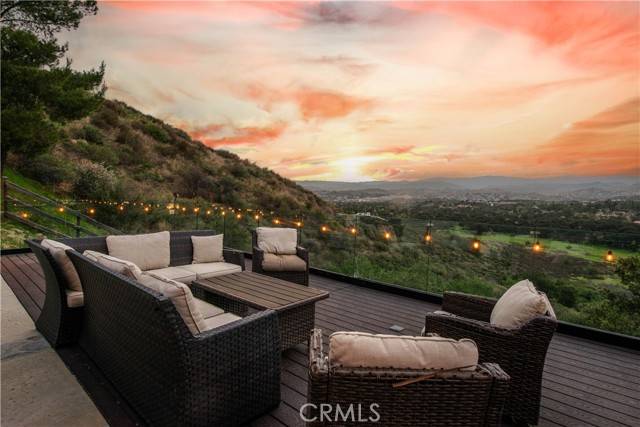Canyon Country, CA 91387,16337 Ravenglen RD