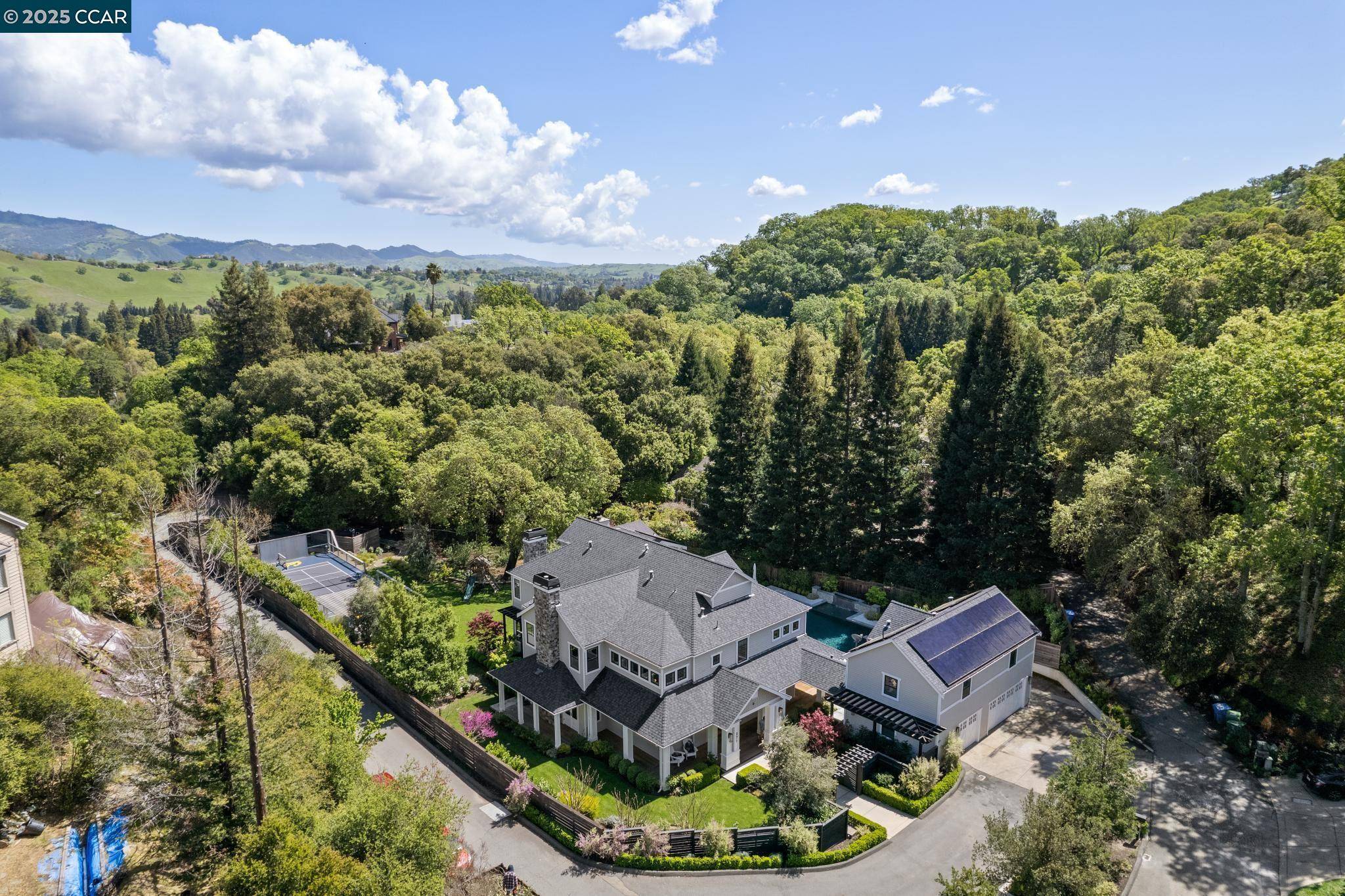 Alamo, CA 94507,271 Lark Ln