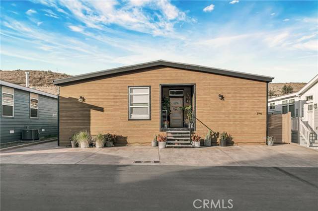 Agoura Hills, CA 91301,30473 Mulholland 196