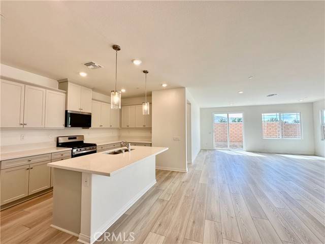 Riverside, CA 92507,19585 Sunkissed Ridge DR