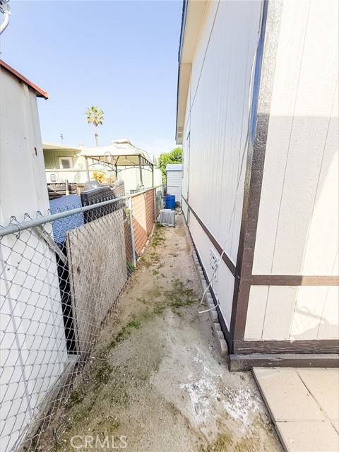 Jurupa Valley, CA 92509,3825 Crestmore RD 412