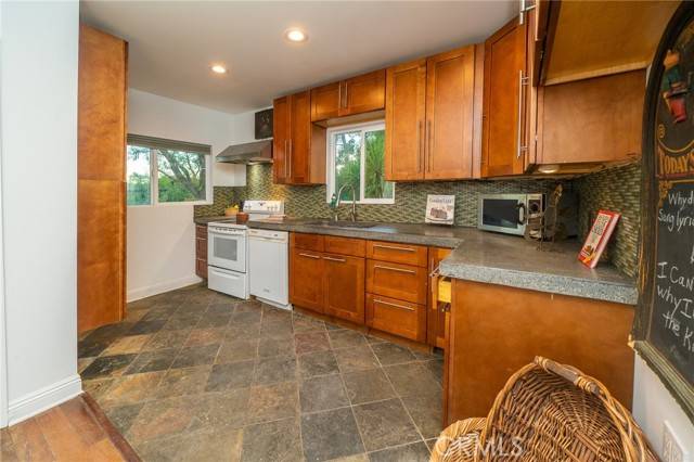 Chatsworth, CA 91311,21330 Kickapoo TRL