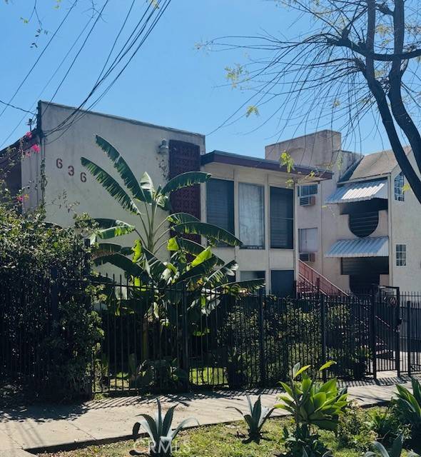 Los Angeles, CA 90026,636 Robinson ST