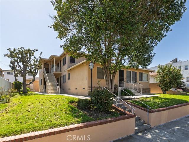 San Pedro, CA 90731,827 W 10th ST