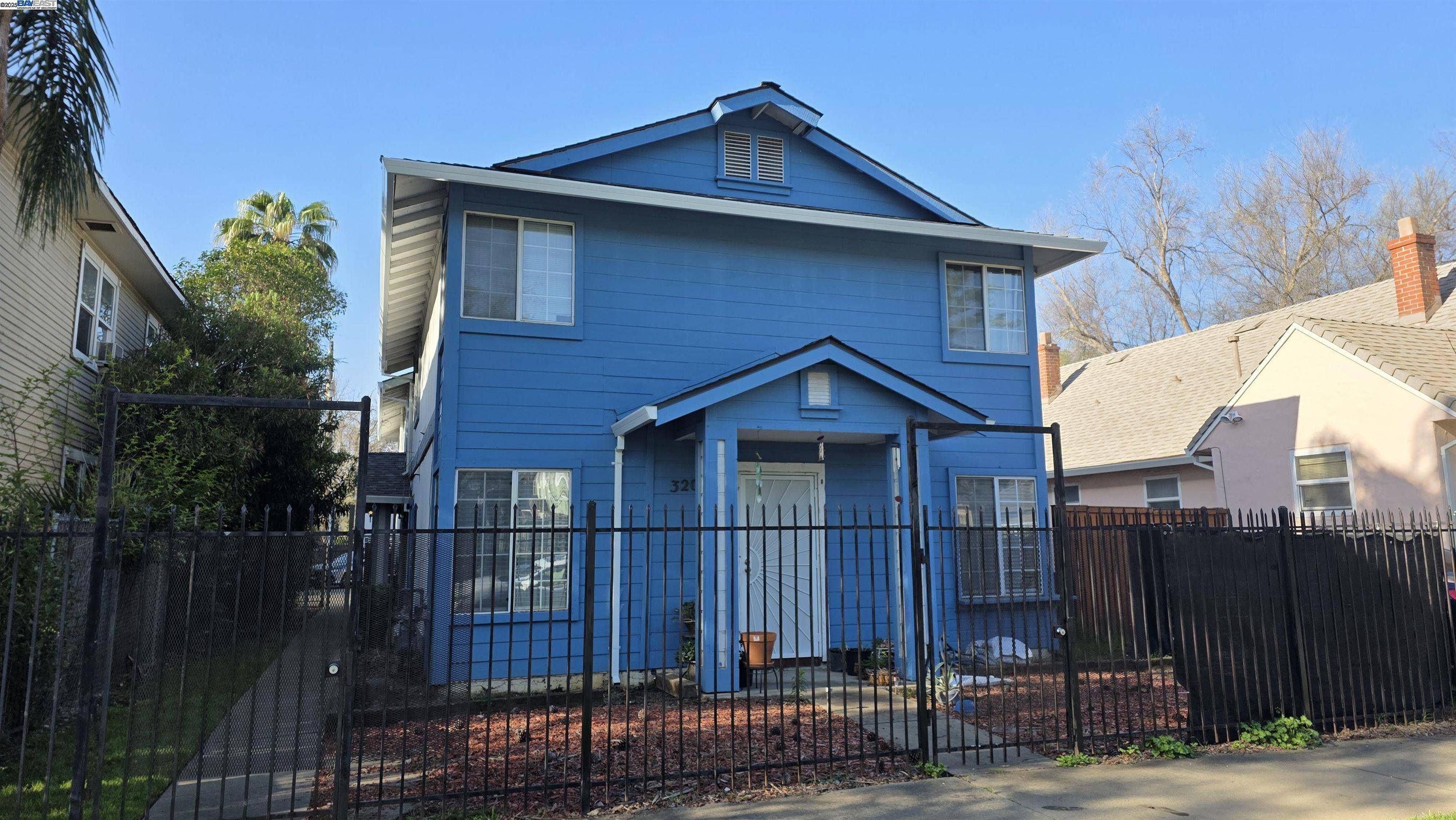 Sacramento, CA 95817,3208 2nd Ave