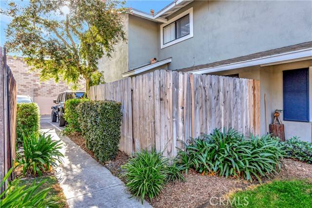 Santa Ana, CA 92705,2437 Deodar ST 3